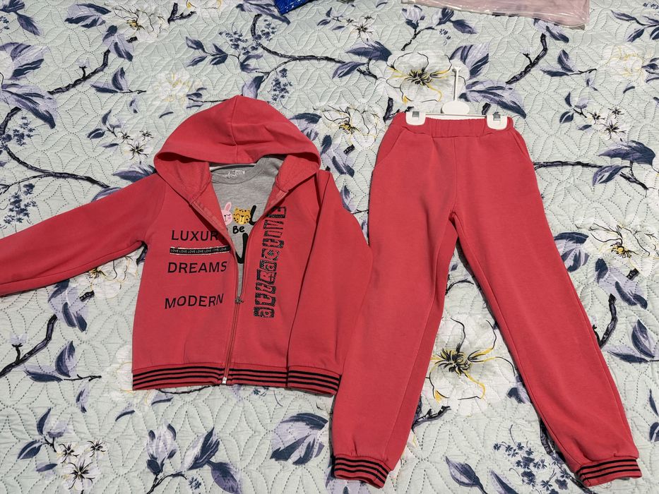 Спортивный тройка для девочек. Туркия