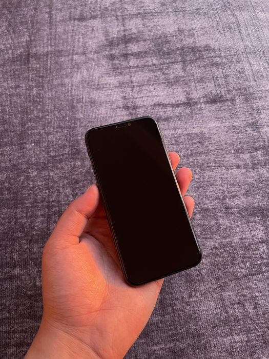 iPhone Xs 256gb 75% в идеальном состоянии