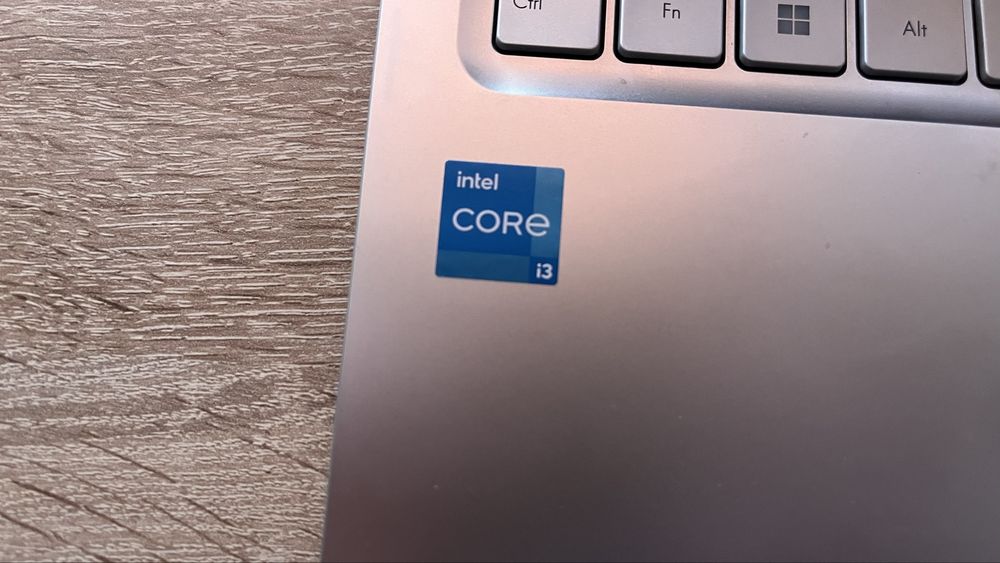 Asus Vivobook F1504V