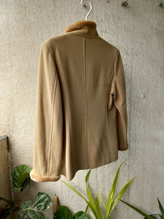 Дамско яке от естествена кожа,  шампанско. Размер L