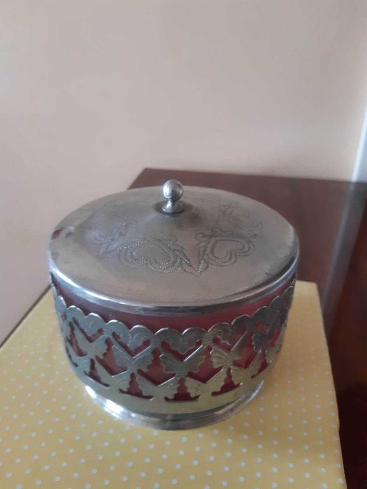 Красиви руски стакани, захарница и поднос