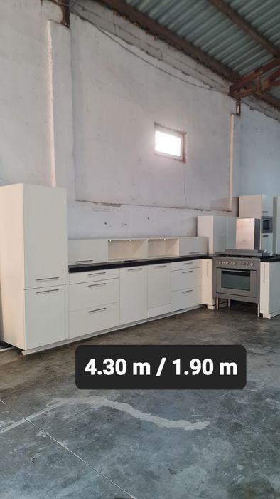 Mobila de lemn masiv cu electrocasnice incluse si blat nou