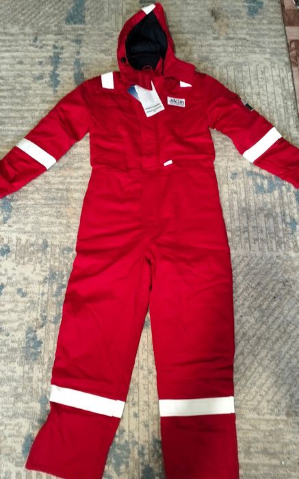 Қыстық сырт киім сатылымда