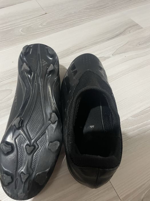 Ghete fotbal adidas marimea 37