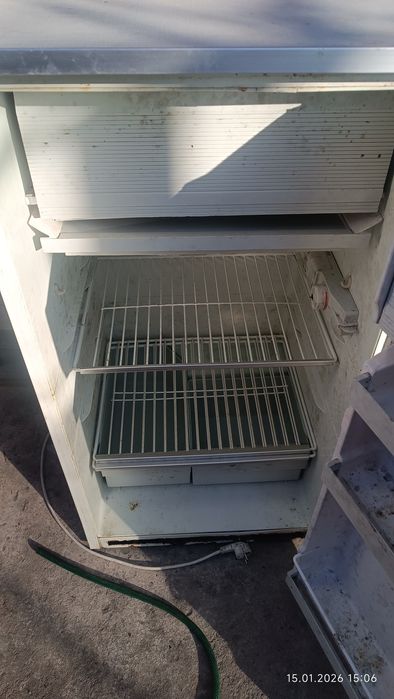 Продавам хладилник с камера