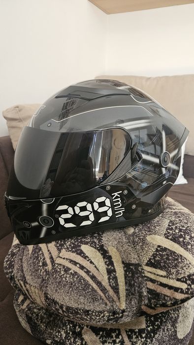 Cască moto marca AIS, modelul R1-607