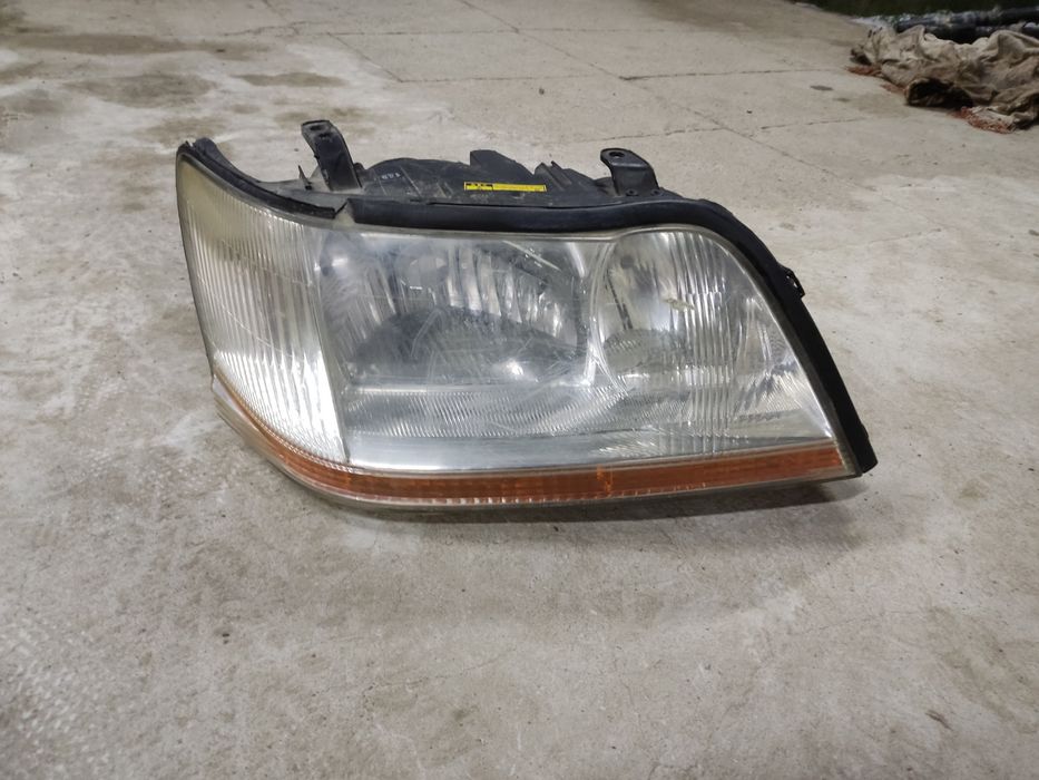 Фара Toyota crown majesta