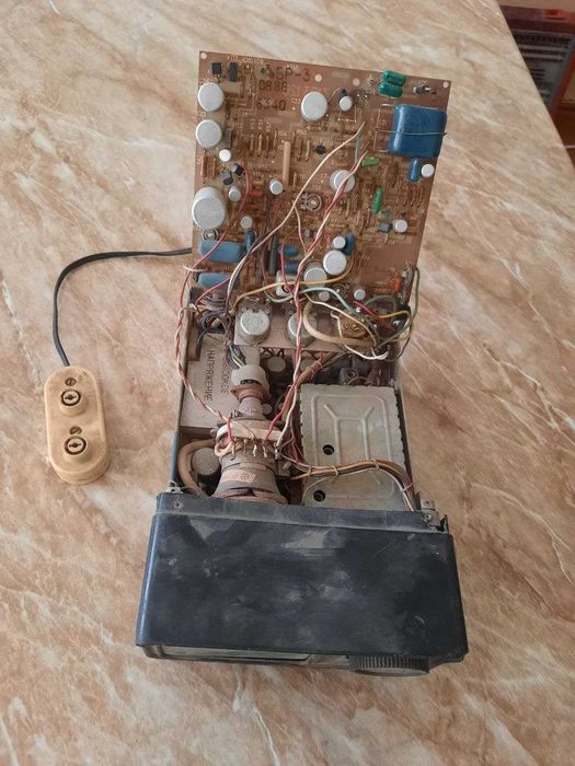 Телевизор ручной сотилади