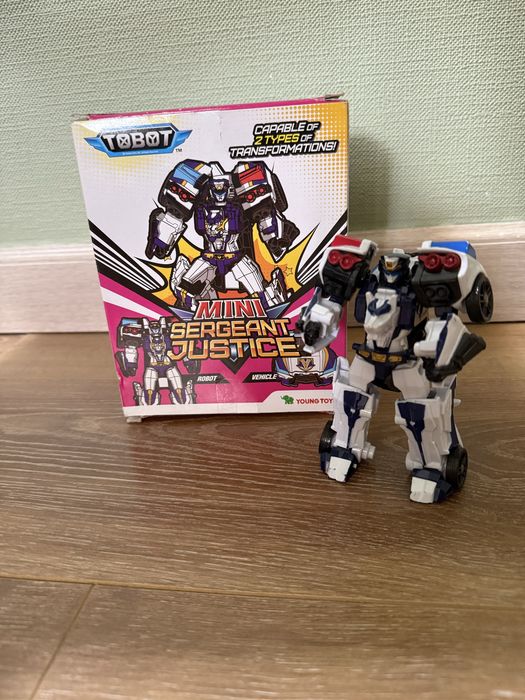 Тобот транформер машина робот трансформер с коробкой