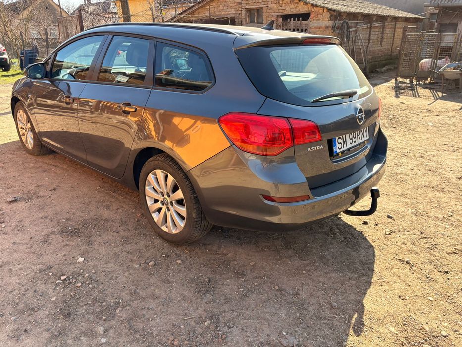 Vand Opel Astra J Sportstourer 2011