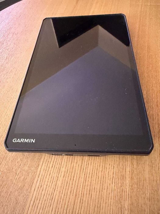 Професионална навигационна система GARMIN DEZL LGV1020, 10"