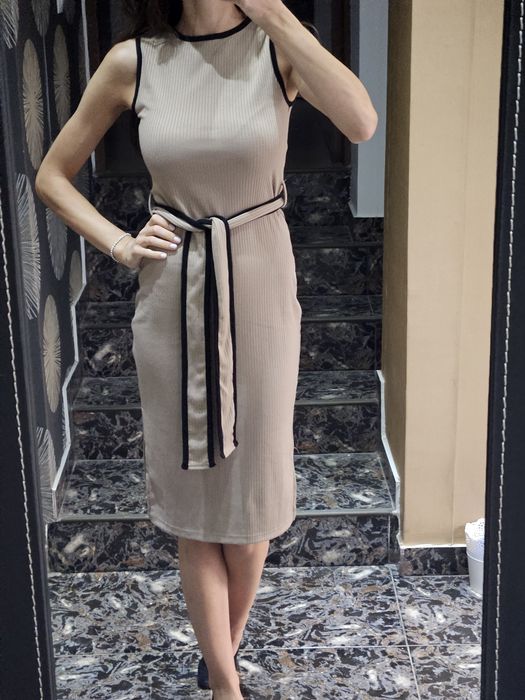 Rochie bej midi elasteca