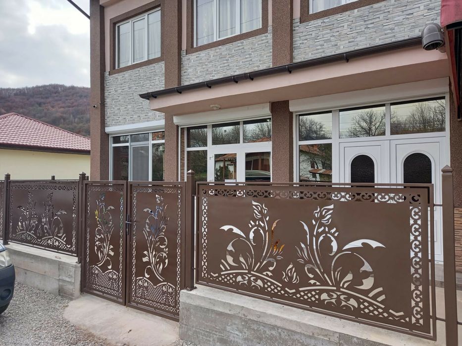 Garduri din tabla decupata! Ne deplasăm în toată tara!