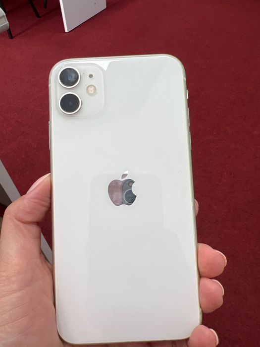 Vând IPhone 11 în stare bună de funcționare