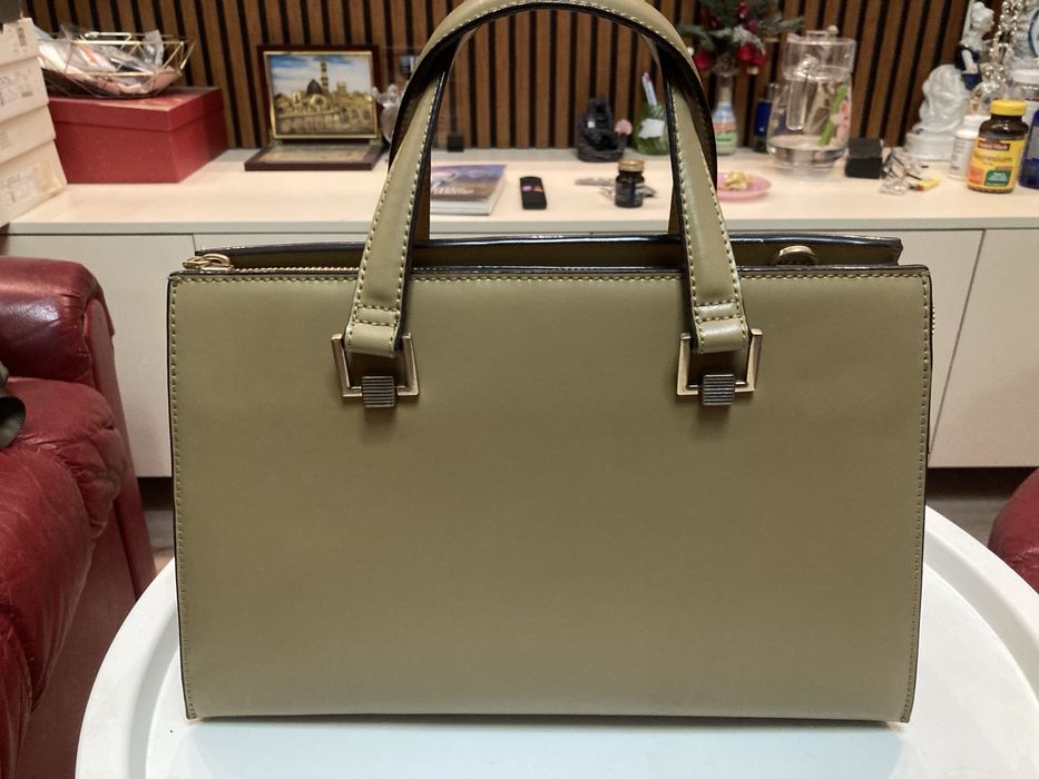 Оригинальная сумка Charles & Keith