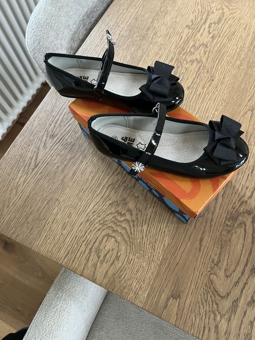 Pantofi de lac fete nr 33 noi