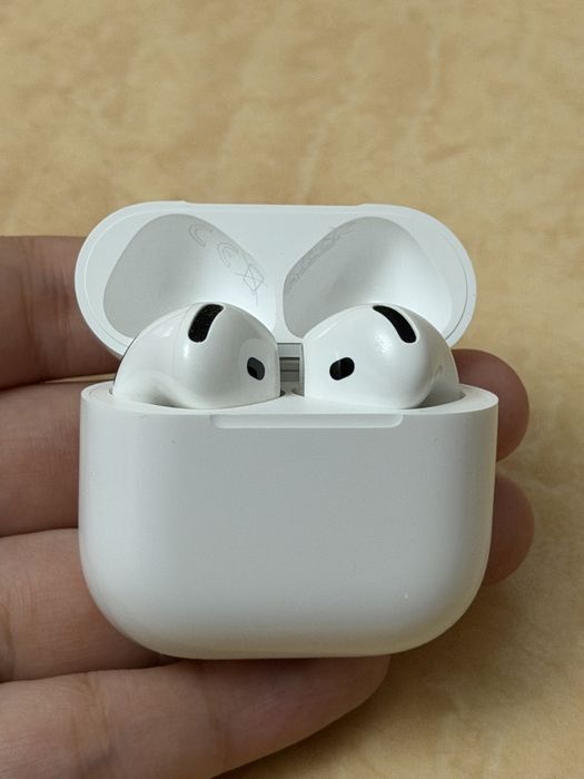 Продам Apple AirPods 4