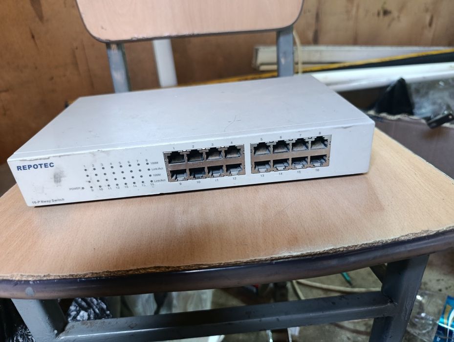 Продаю коммутатор" Repotek"