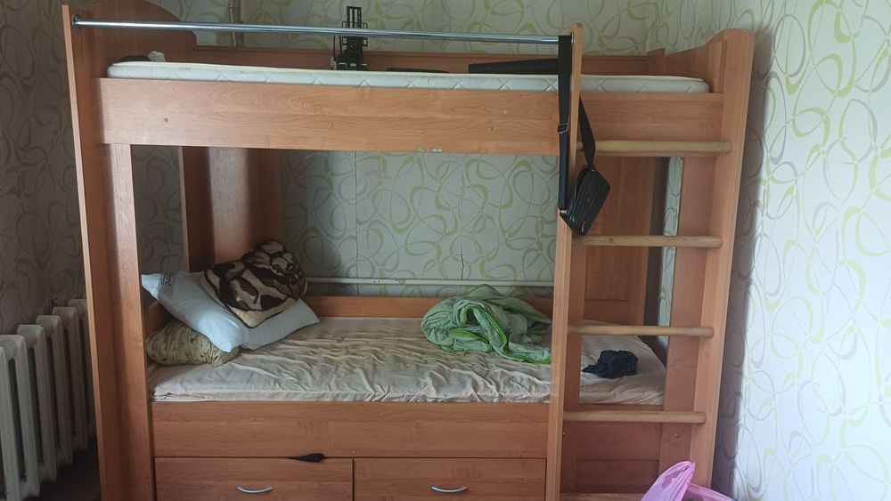 Кровать двухъярусная