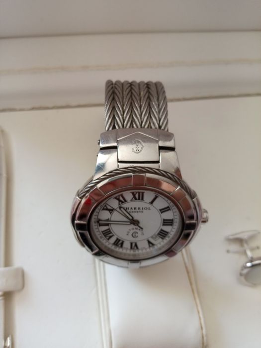 Продам часы CHARRIOL GENEVE недорого