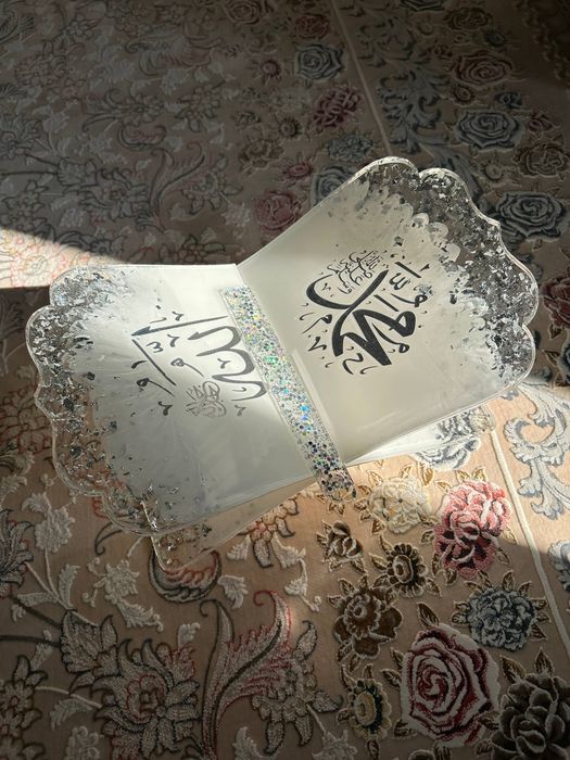 Lavx kitoblar uchun.Подставка для книг