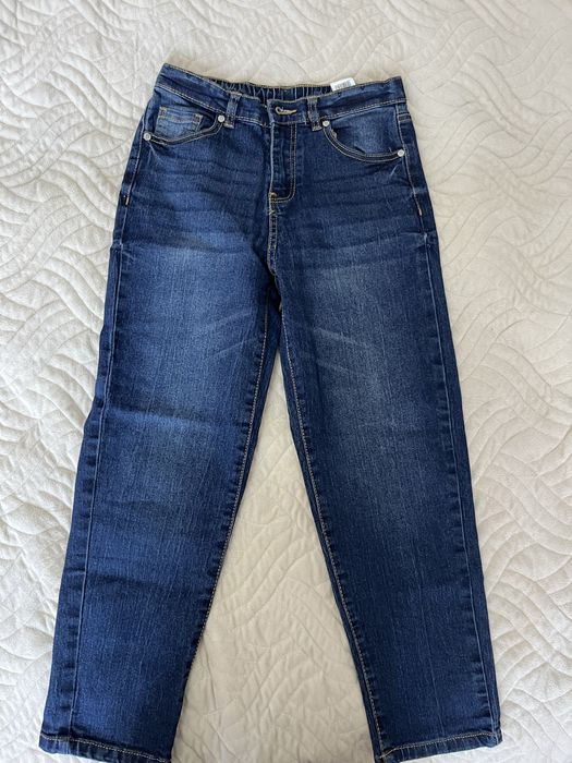 Продаю джинсы на девоку 9-10 лет