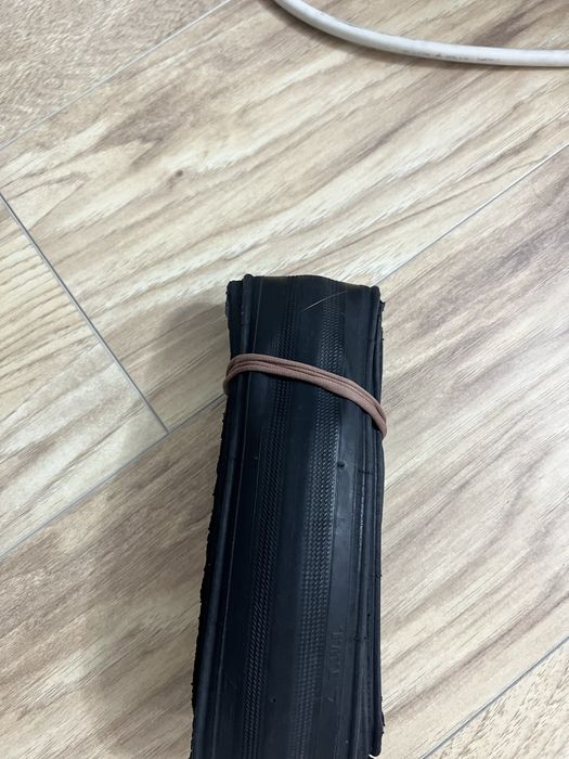 Покрышки от колесс вилосипеда