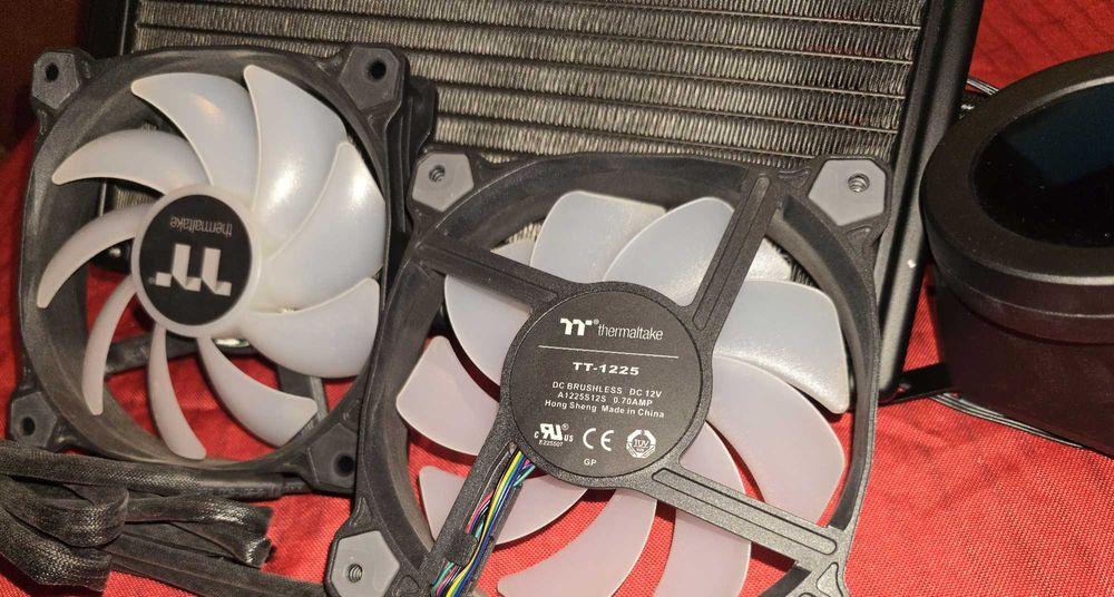 Cooler AIO (lichid) Thermaltake Floe Ultra 240 negru aRGB + display