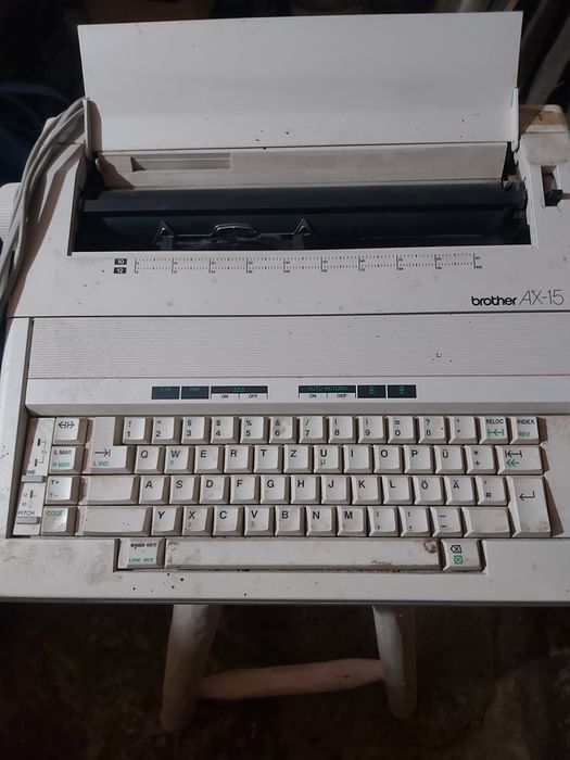 Mașină de scris Brother