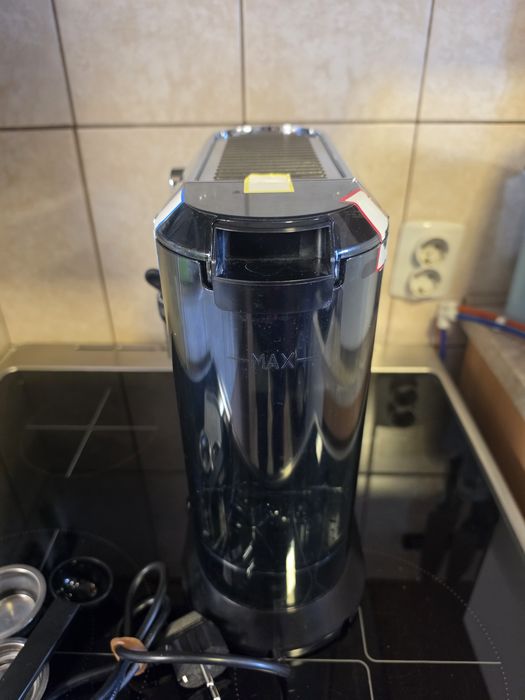 Еспресо Кафе машина DeLonghi Dedica mini EC 685 M EX:4,1450 W,15 bara,1.1 L,Инокс