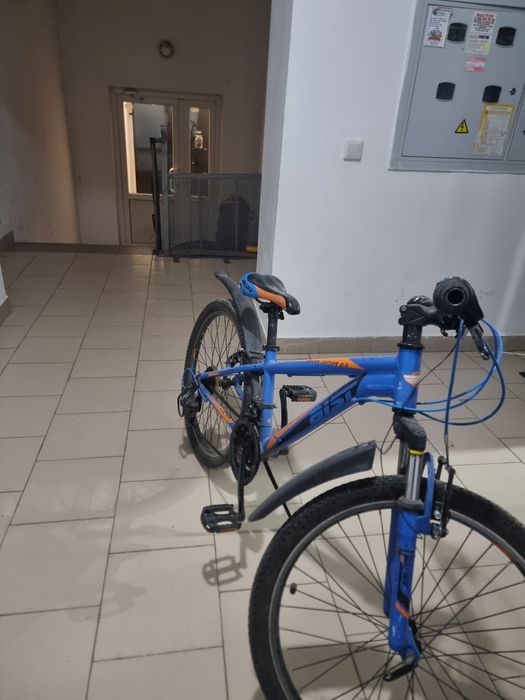 Продав велосипед