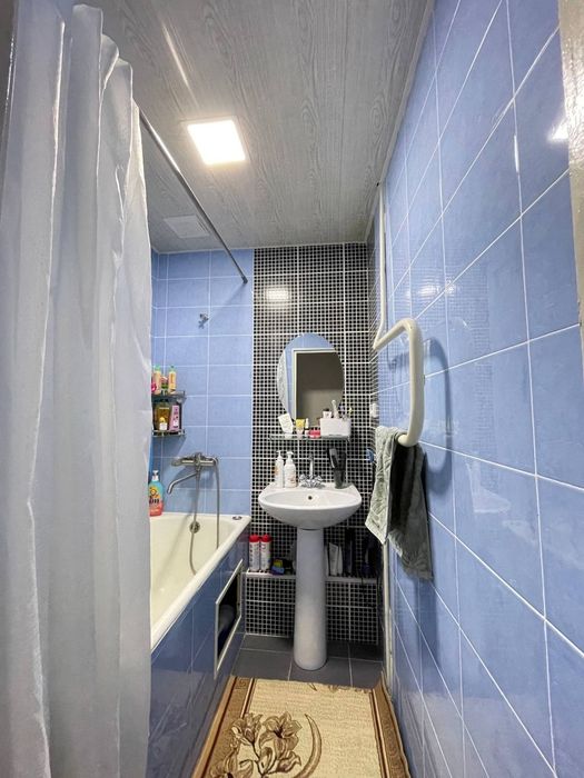 Продается 3/2/4г.Чирчик 9й микр. Первая линия. Удобная локация.