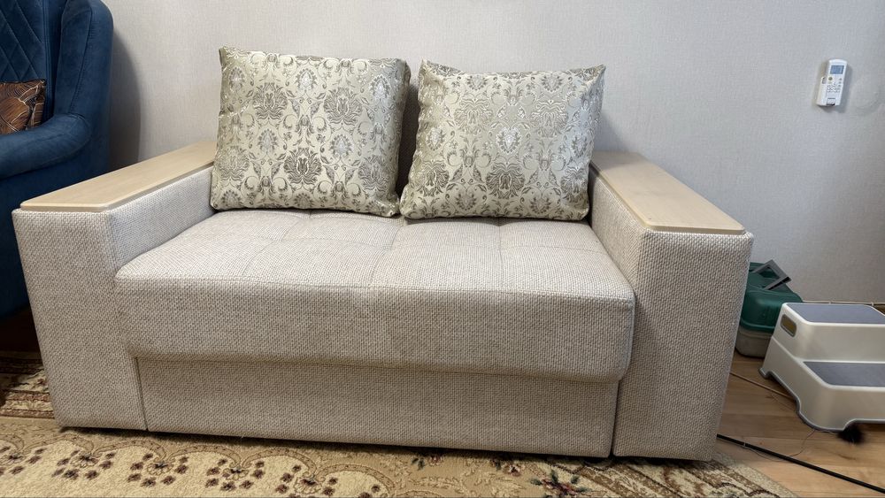 Продам диван  размер  150/96 / раскладной