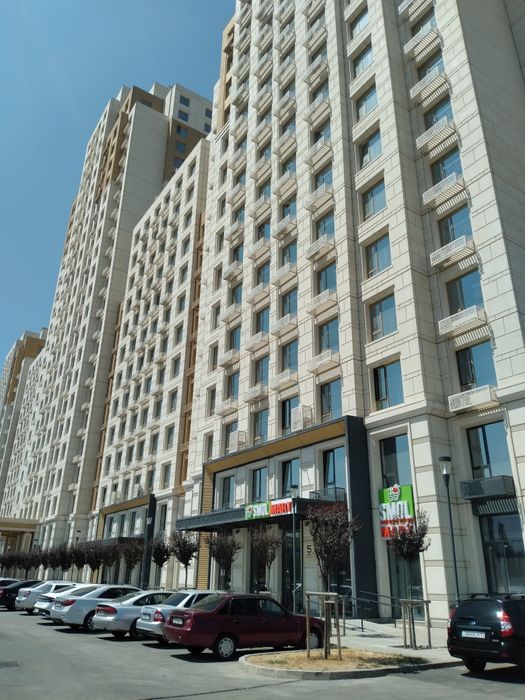 Продам красивую удобную 2-х комнатную на 8-м этаже квартиру.