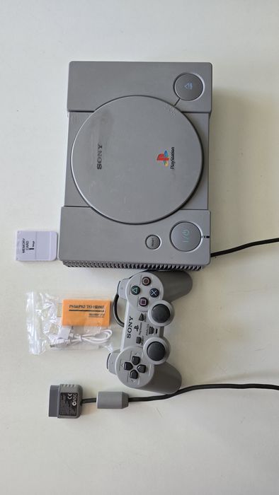 Consola PlayStation 1 modata XStation cu 104 jocuri