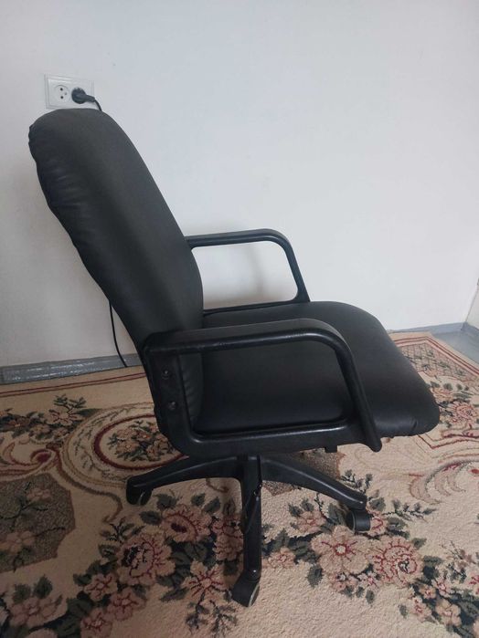 Продам офисное кресло