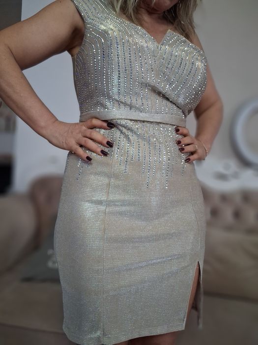 Rochie argintie cu pietre