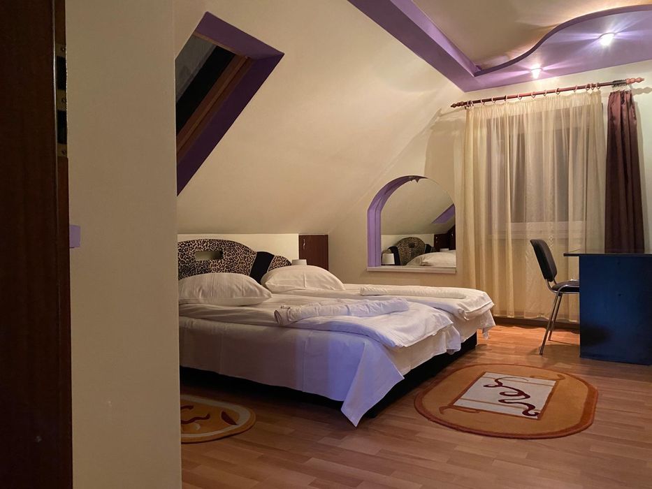 Apartament la casa de închiriat