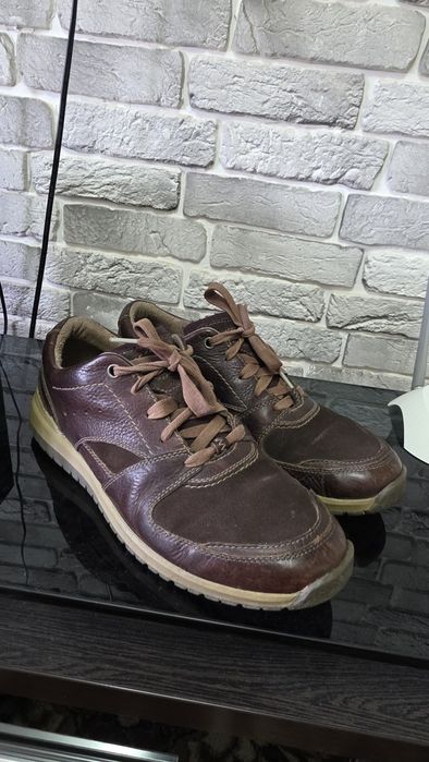 Оригинальные кроссы Clarks