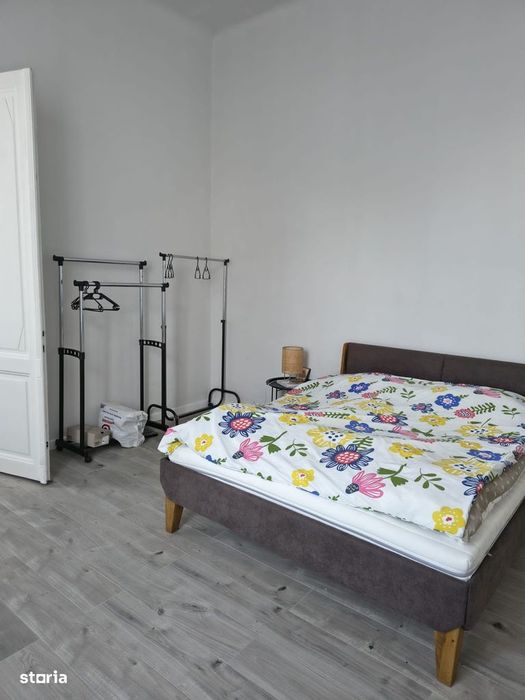 Apartament in zona centrala,finisat (cladire istorica ),mobilat,cu par