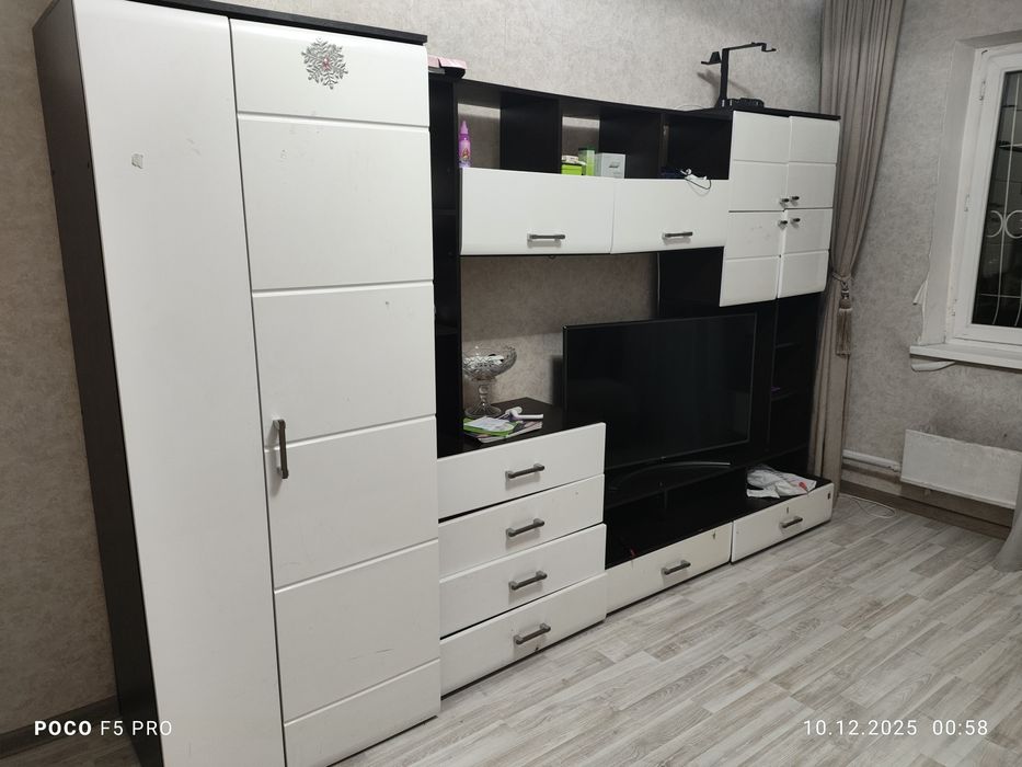 Отдам стенку даром