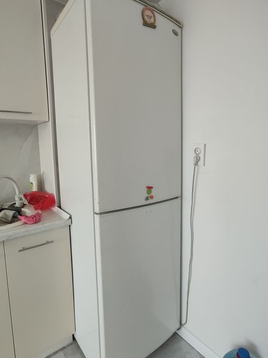 Холодильник двухкамерный