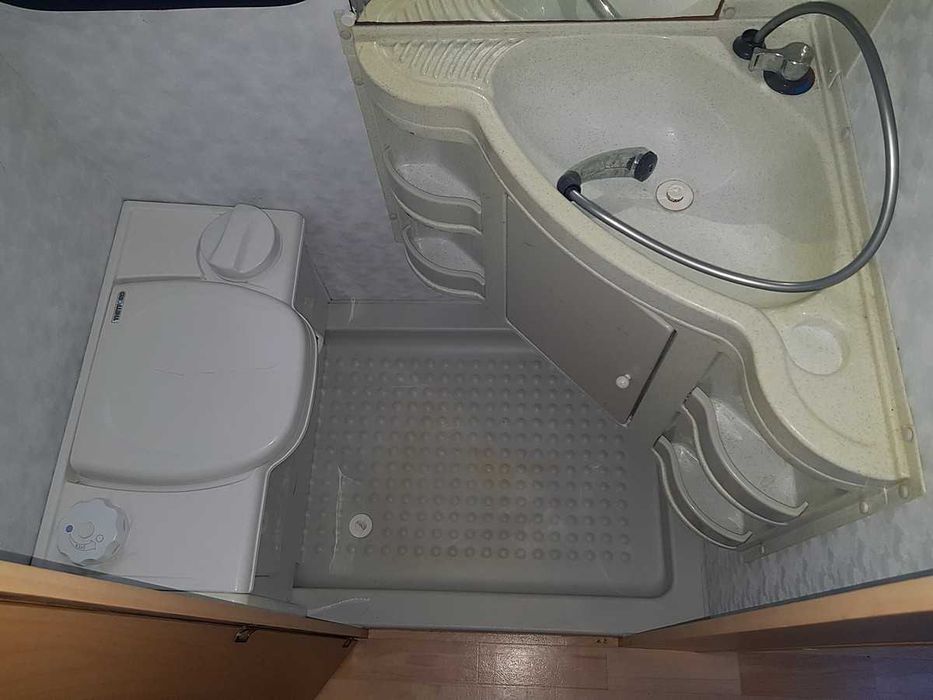 Продавам каравана  Adria Altea 502 DK 2004г, внос от Холандия