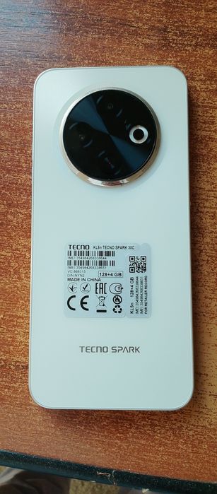 Продам телефон тесno