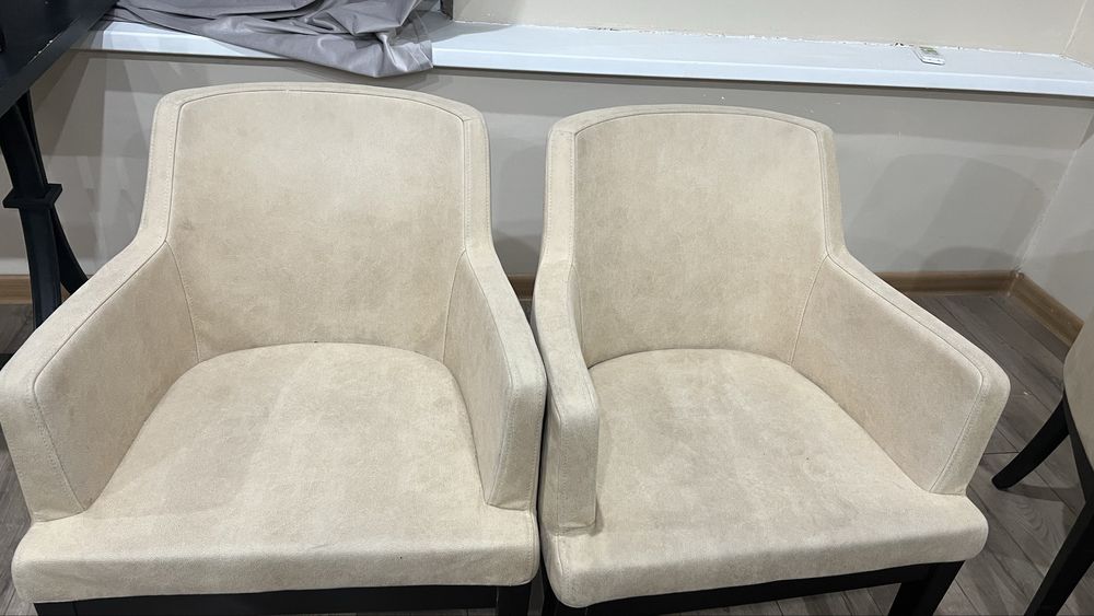 Продам стулья разных расцветок