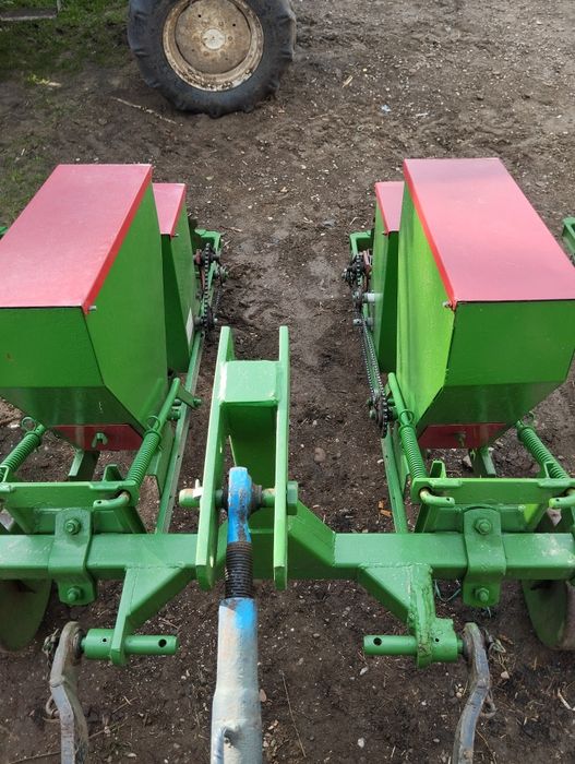 Semanatoare de porumb mic