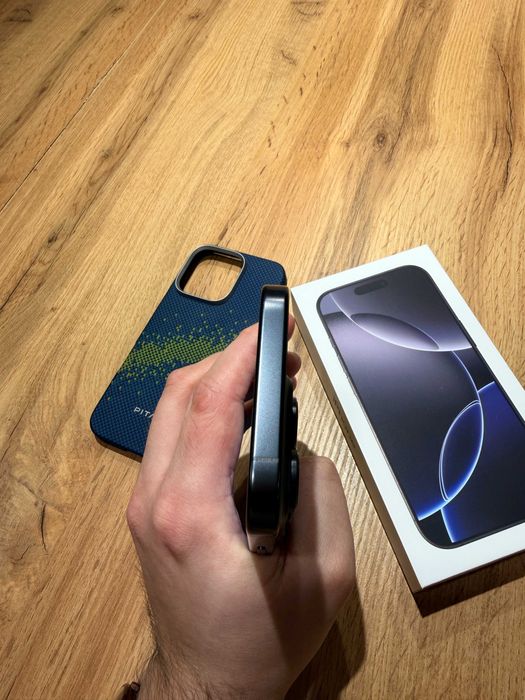 iPhone 16 Pro - 256 GB - Black Titanium - Като нов