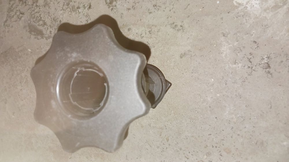 Механизъм затягащ и фиксиращ резервна гума на Ауди А4,Б6