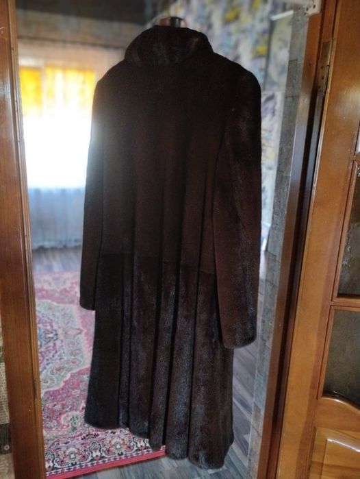 Продаю норковую шубу