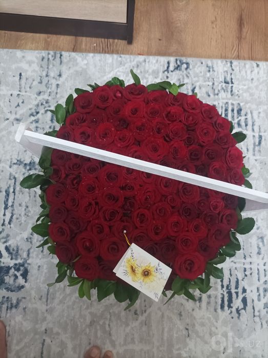 Продается живой букет розы